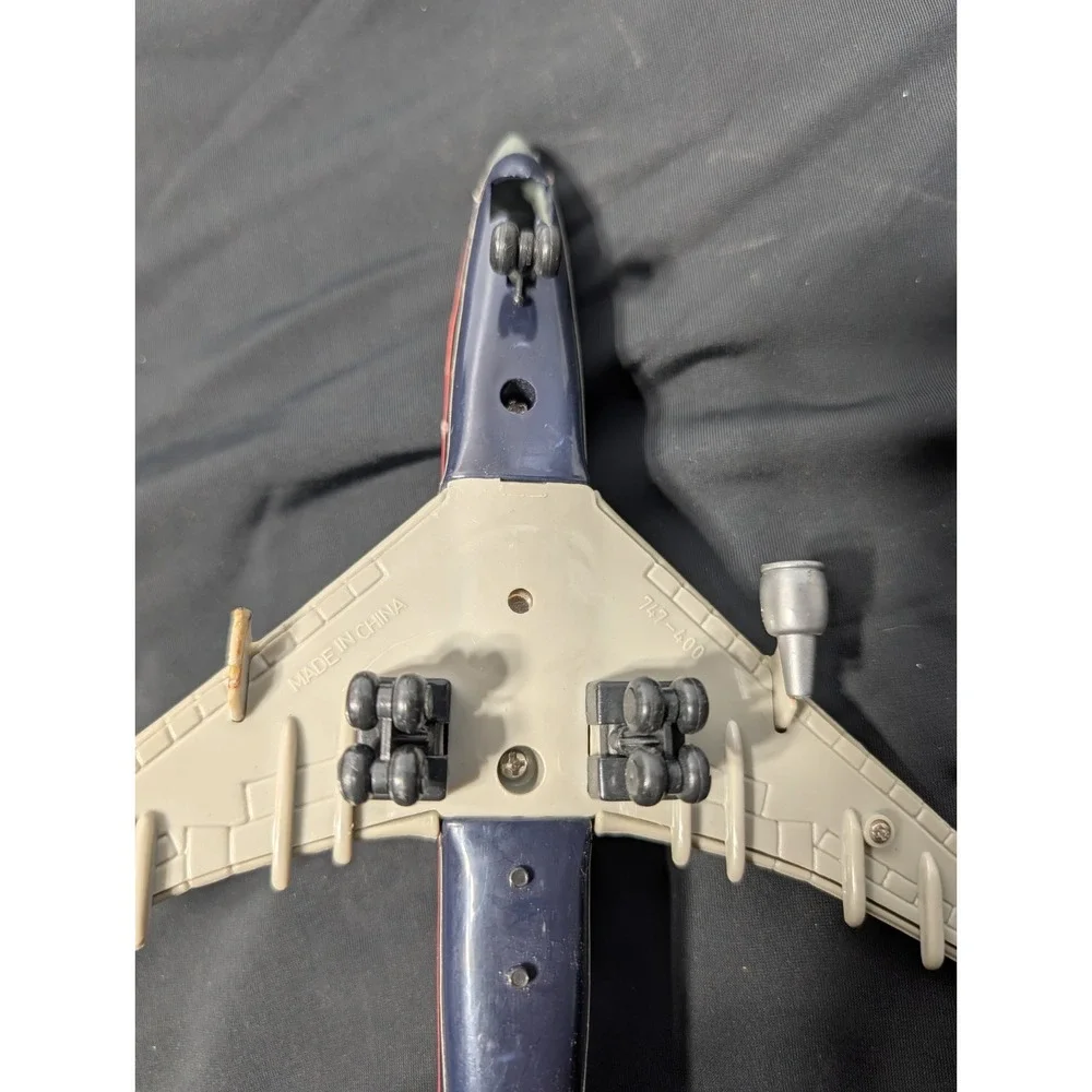 Vintage Plastic United Airlines Boeing 747-400 Toy‎ Airplane 12